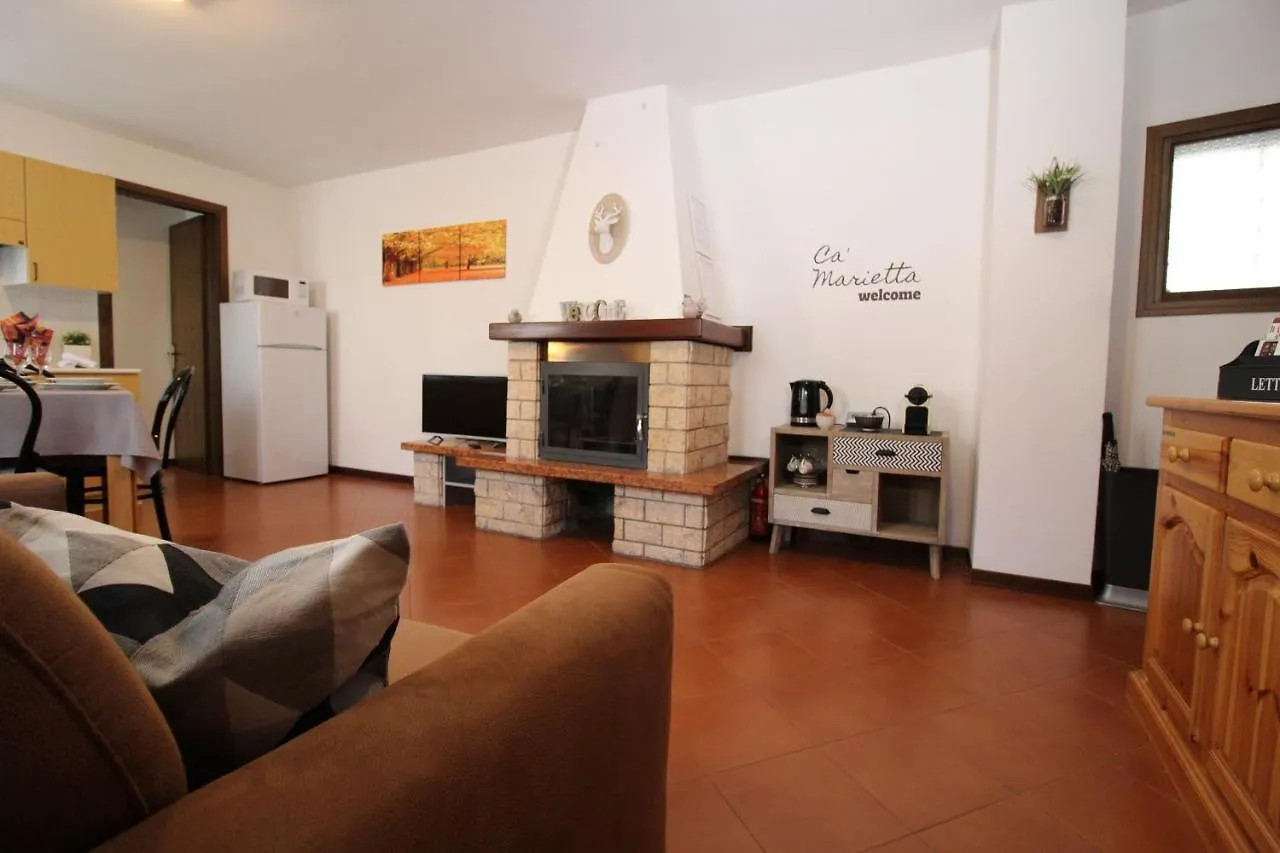 Ca' Marietta al Centro Storico Villa Borno Italia