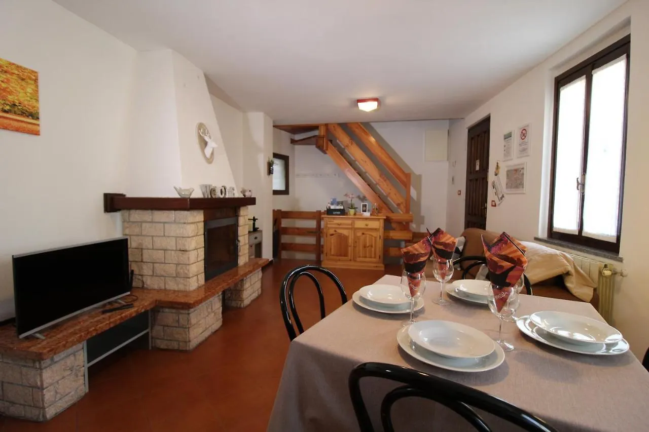 Ca' Marietta al Centro Storico Villa Borno Italia