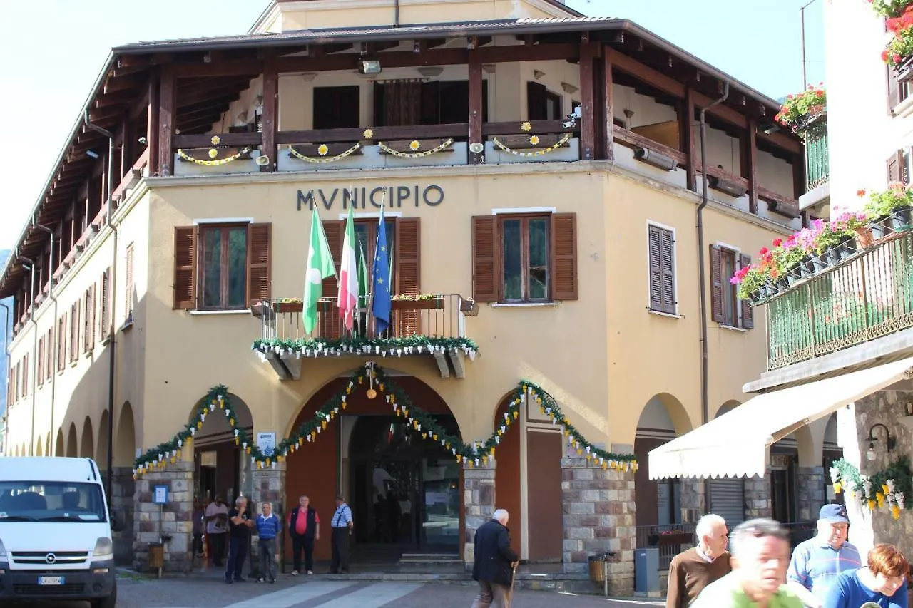 Ca' Marietta al Centro Storico Villa Borno 0*,  Italia